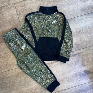 Youth Nike sweat suit
